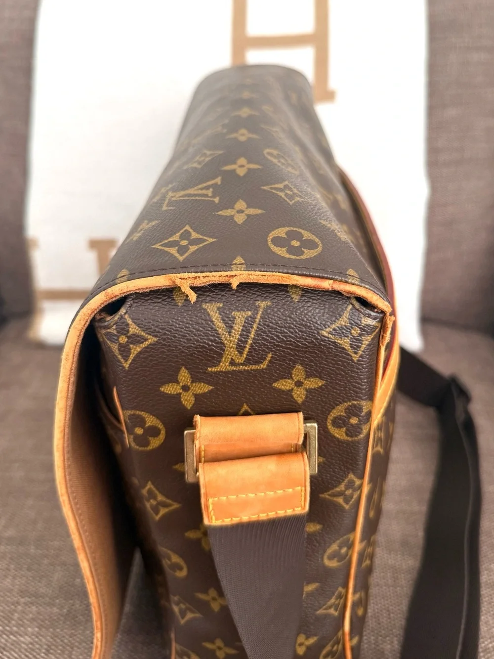 Authentic Louis Vuitton Abbesses Messenger Bag brown monogram canvas M45257 LV